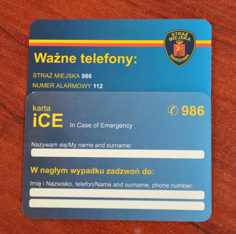 Karta ICE (In case of emergency- w nagłym wypadku) pozwalająca wpisać dane kontaktowe do osób, które należy powiadomić w przypadku np. zagubienia.