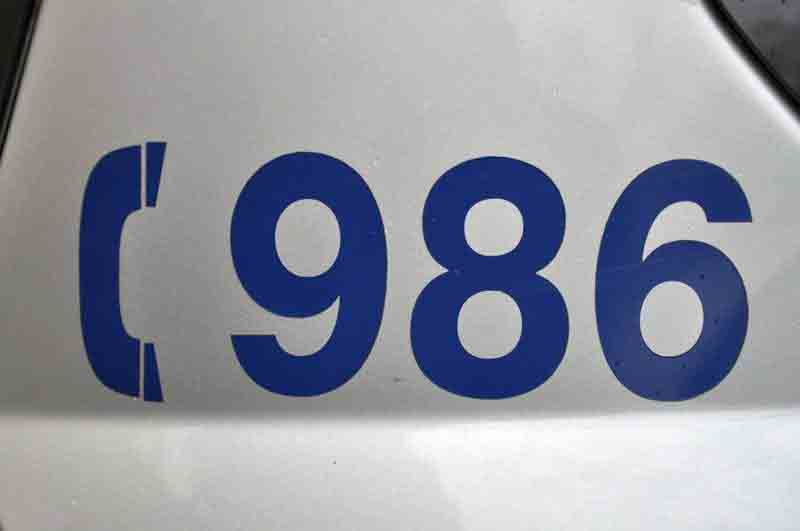 Numer 986 na radiowozie straży miejskiej