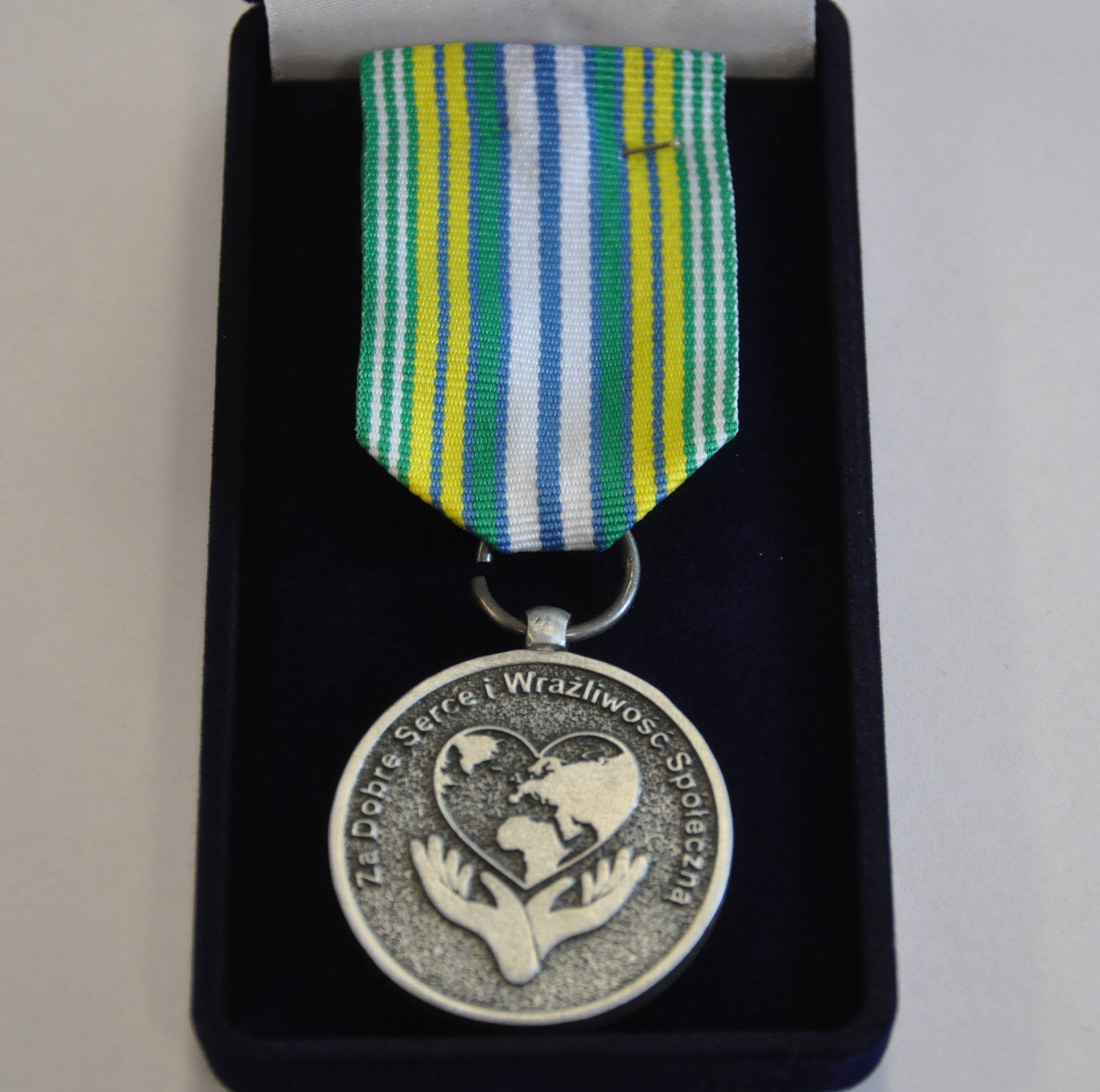 Medal „Za dobre serce i wrażliwość społeczną”.